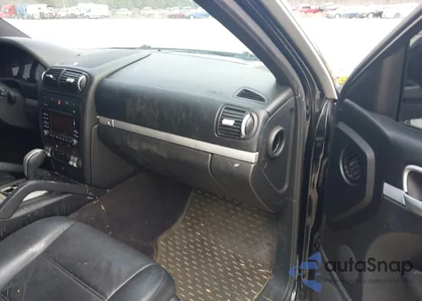 2010 Porsche Cayenne z USA, uszkodzony, nr VIN WP1AA2AP2ALA01030